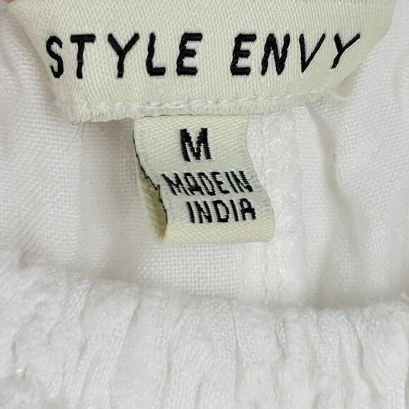 Style Envy Women Top Size M White Eyelet Off-the-Shoulder Cropped Stretch Casual - Picture 2 of 9